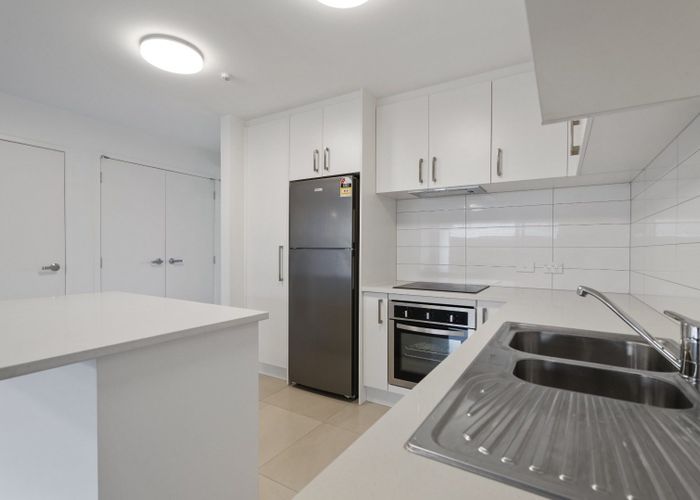  at 1B/4045 Great North Road, Kelston, Waitakere City, Auckland