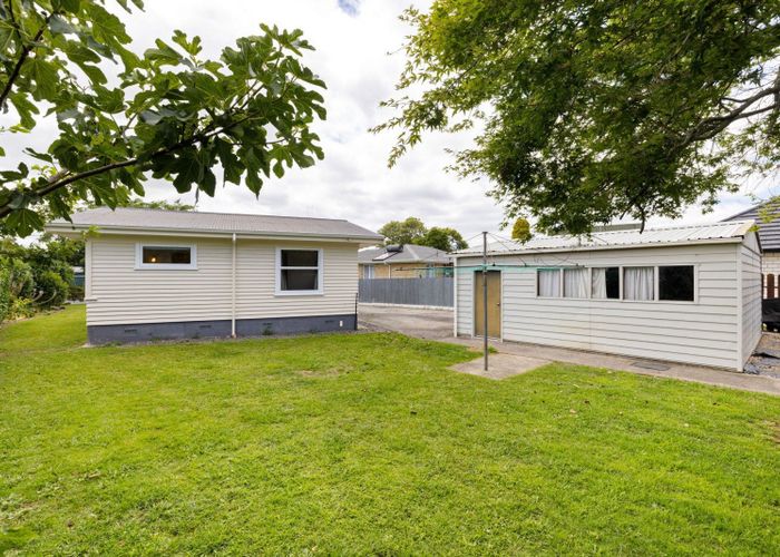  at 20 Jeanette Street, Glenview, Hamilton