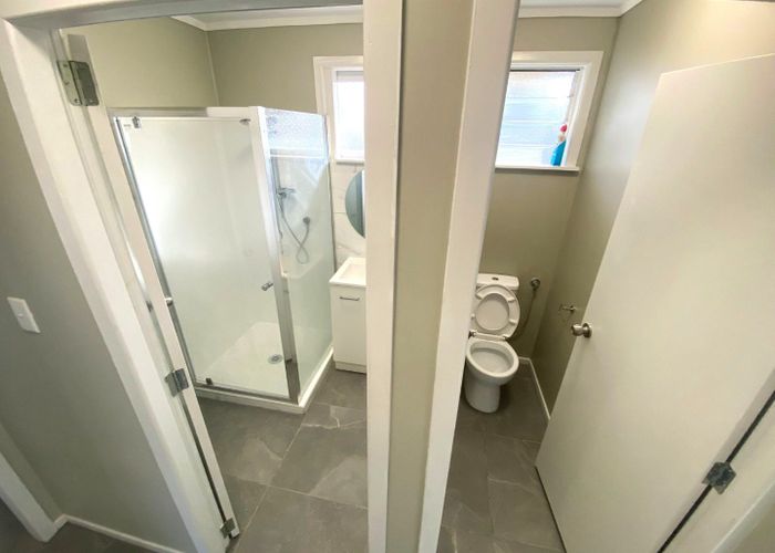  at 2/33 Kitchener Road, Sandringham, Auckland City, Auckland