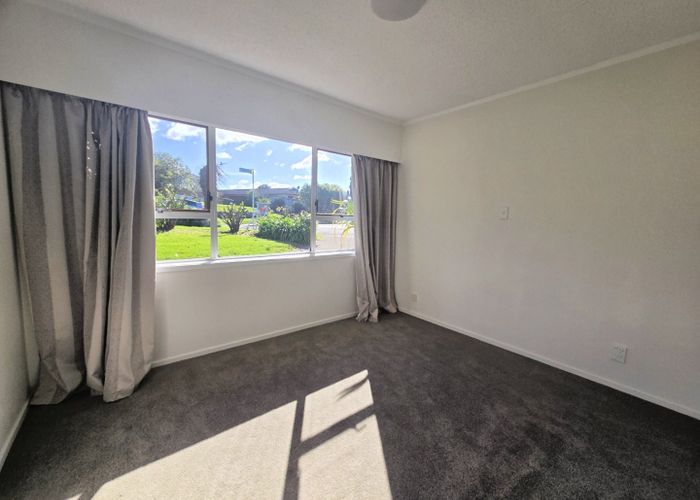  at 2/10 Pamela Place, New Lynn, Waitakere City, Auckland