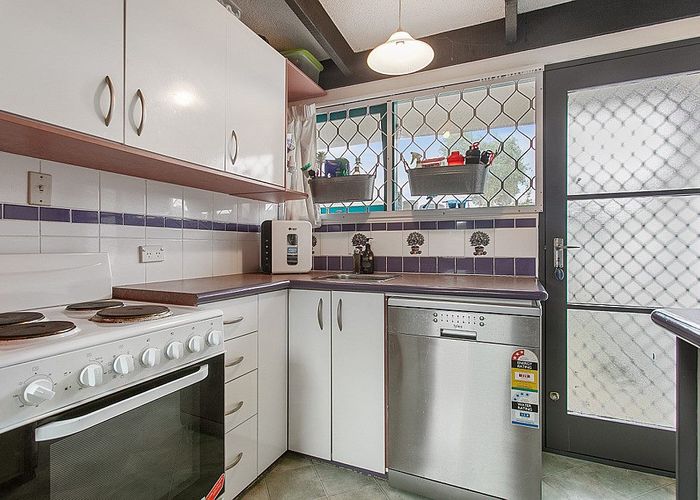  at 2/9 Poinsettia Place, Henderson, Auckland