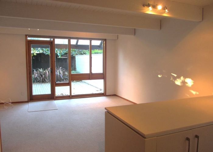  at 1/25 Holly Road, St Albans, Christchurch