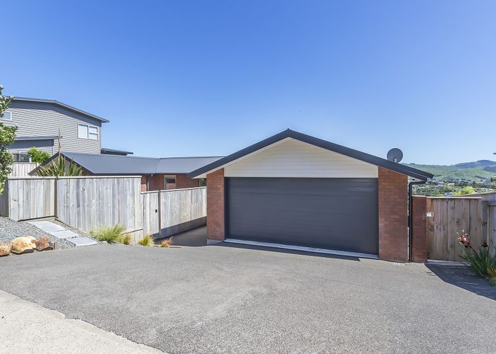  at 12 Pacific View, Whitby, Porirua