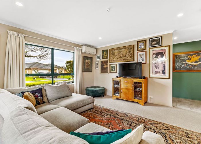  at 12 Waterstone Way, Henderson, Auckland