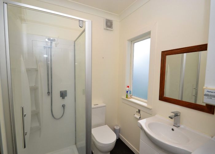  at 4 Raroa Crescent, Northland, Wellington