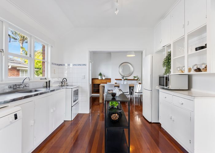  at 202 Riverside Avenue, Point England, Auckland