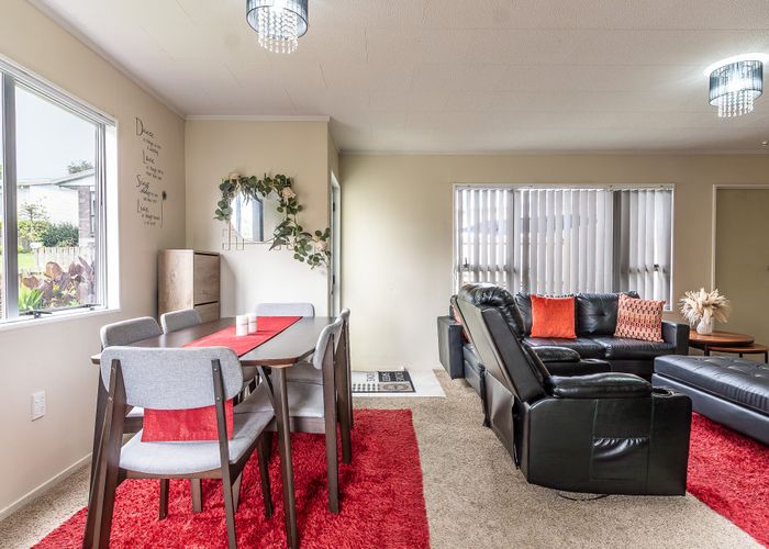  at 22 Homestead Place, Glenview, Hamilton