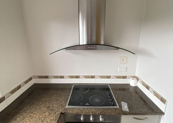  at 2/7 Hillside Rd, Mount Wellington, Auckland City, Auckland