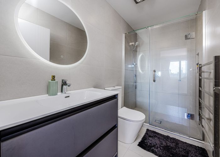  at 2/5 Ayr Road, Pakuranga Heights, Manukau City, Auckland