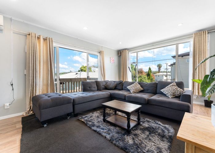  at 8A Harrington Road, Henderson, Waitakere City, Auckland