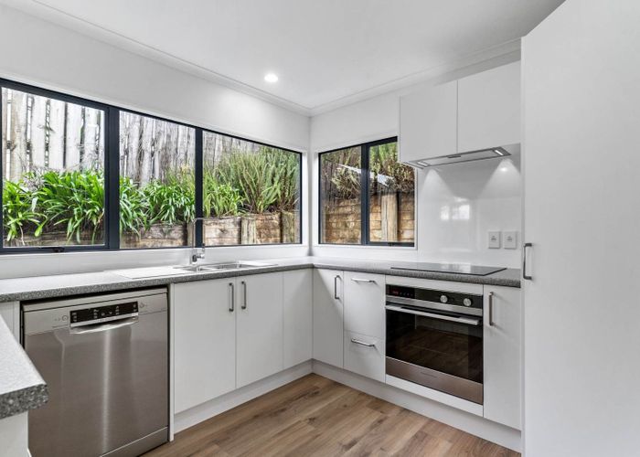  at 5/35 Highgrove Lane, Totara Vale, North Shore City, Auckland