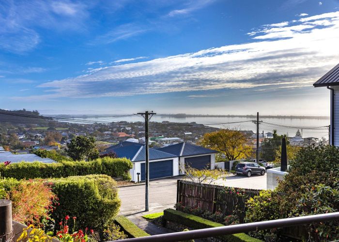  at 17 Moncks Spur Road, Redcliffs, Christchurch City, Canterbury