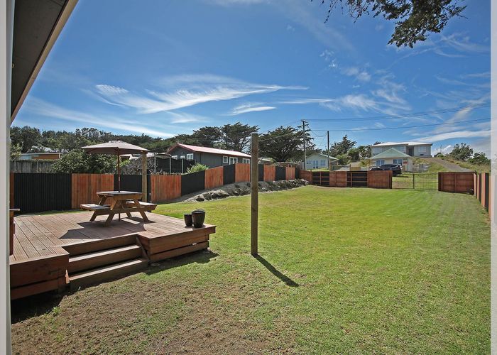  at 6 Dustin Street, Foxton Beach, Horowhenua, Manawatu / Whanganui