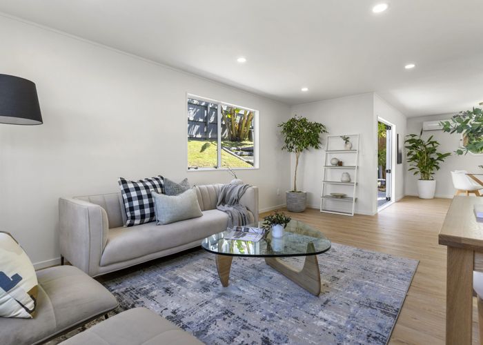  at 2/56 Lavery Place, Sunnynook, Auckland