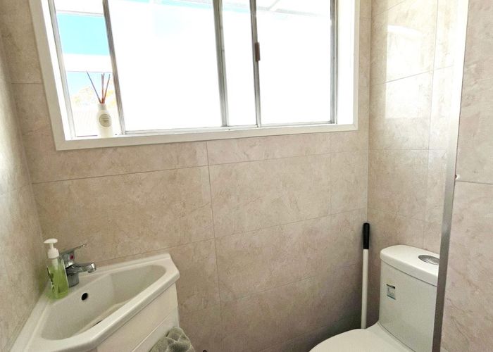  at Chartwell Avenue, Glenfield, North Shore City, Auckland