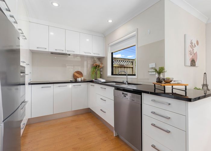  at 35 Greenpark Road, Penrose, Auckland