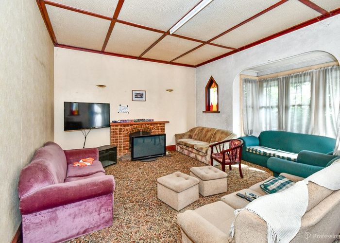  at 21 Gray Avenue, Mangere East, Manukau City, Auckland