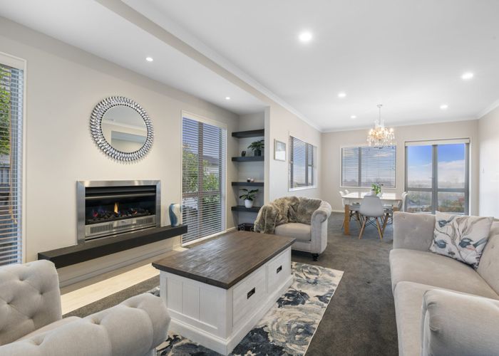  at 8 Oak View Terrace, Schnapper Rock, Auckland
