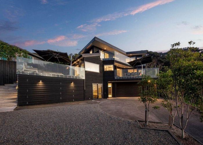  at 26 Rayner Road, Piha, Piha