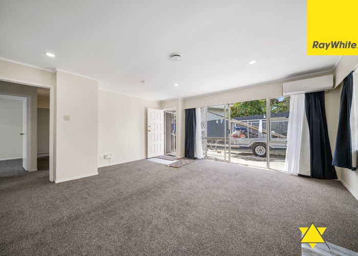  at 1/52 Edmonton Road, Henderson, Waitakere City, Auckland