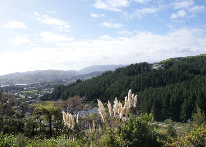  at 8  Camber Drive, Whitby, Porirua, Wellington