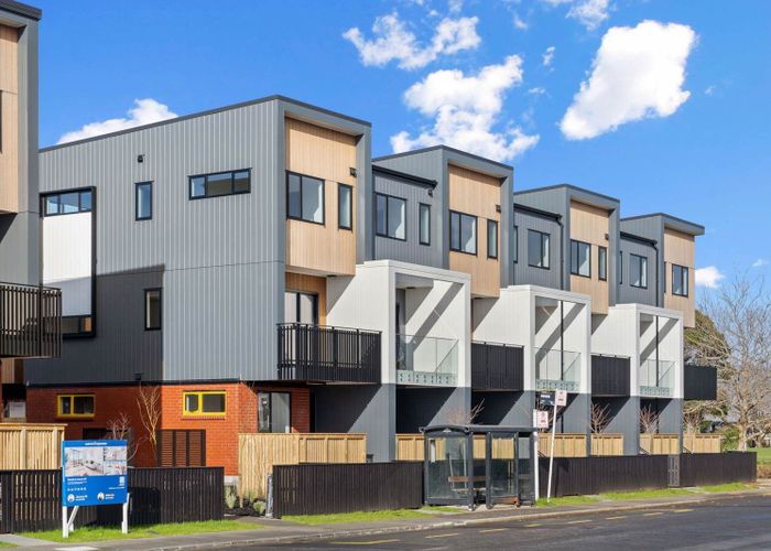  at 2/1F Rosyth Avenue, Bayswater, North Shore City, Auckland