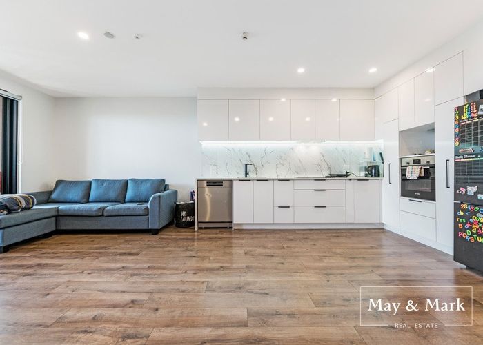  at 204/1A Kings Road, Mount Roskill, Auckland City, Auckland