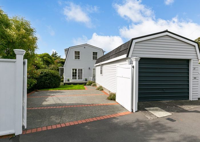  at 11 Box Hill, Khandallah, Wellington