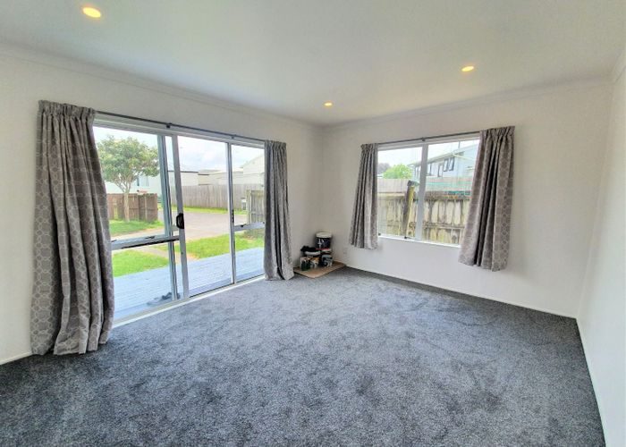  at 2/43 Solveig Place, Randwick Park, Manukau City, Auckland