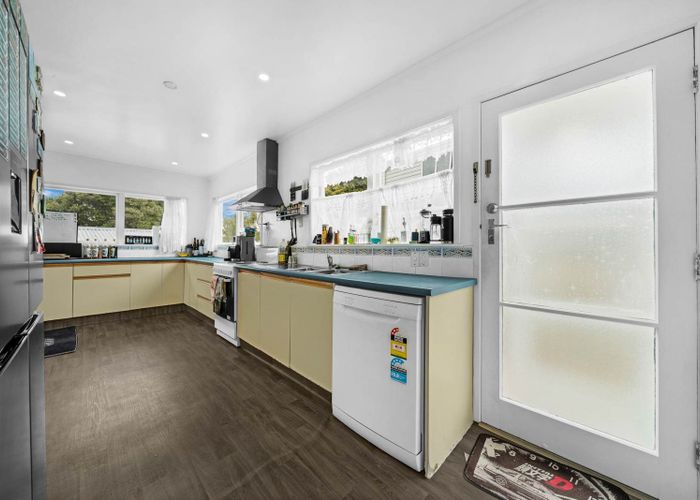  at 8  Malvina Place, Bucklands Beach, Manukau City, Auckland