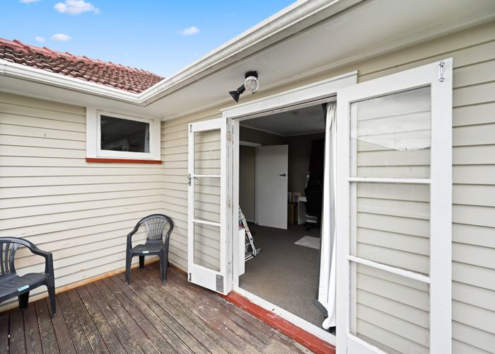  at 8 Mount View Road, Melville, Hamilton, Waikato