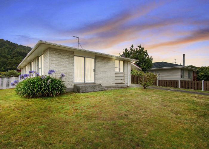  at 102 Pasadena Crescent, Totara Park, Upper Hutt, Wellington