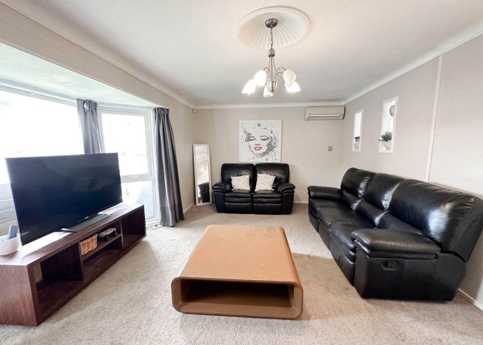  at 5 Glenmore Road, Sunnyhills, Manukau City, Auckland
