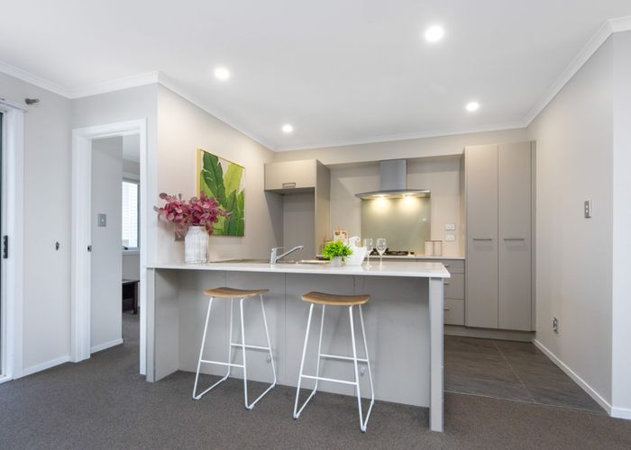  at 10 Panakenake Way, Flat Bush, Manukau City, Auckland