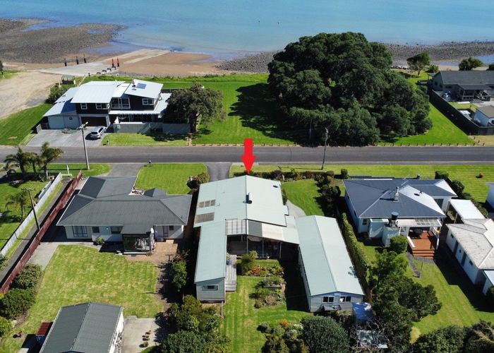  at 8 Seaview Avenue, Te Puru, Thames