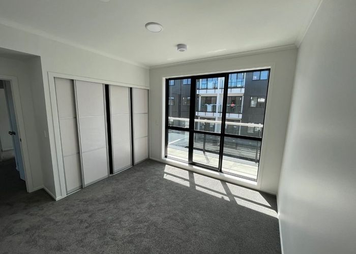  at 4/130 Stancombe Road, Flat Bush, Manukau City, Auckland