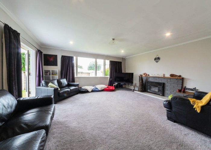  at 2 Tararua Terrace, Cloverlea, Palmerston North