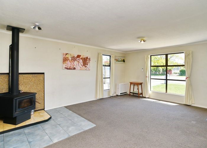  at 4 Amberley Beach Road, Amberley, Amberley