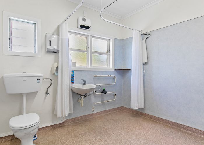  at 11 Church Road, Mangere Bridge, Auckland