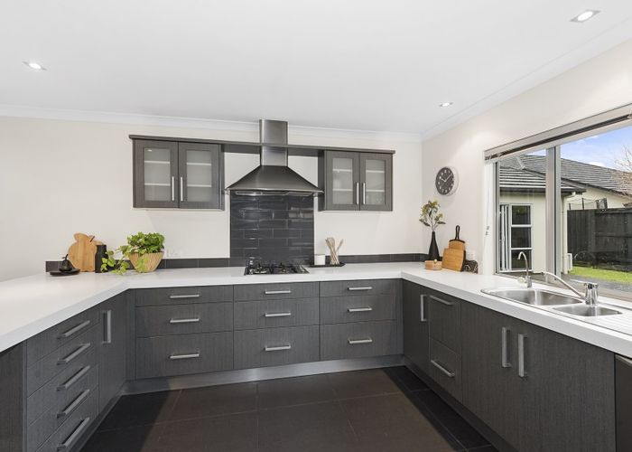  at 20 Connor Court, Huntington, Hamilton