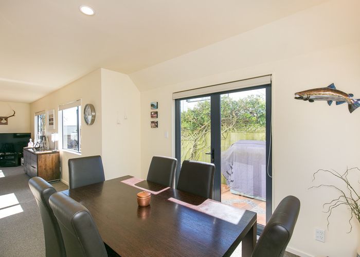  at 8A Pelorous Street, Paparangi, Wellington