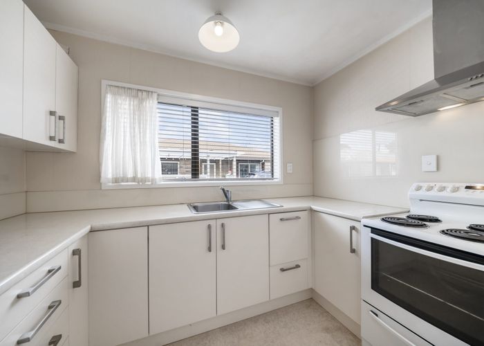  at 2/377 Blockhouse Bay Road, Blockhouse Bay, Auckland City, Auckland
