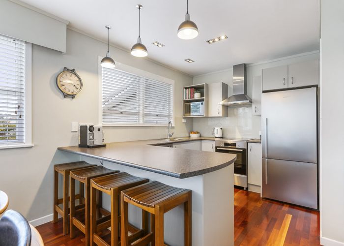  at 1/37 Sunnynook Road, Forrest Hill, Auckland