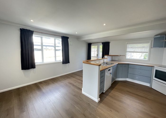  at 4 Chapman Road, Te Atatu Peninsula, Waitakere City, Auckland