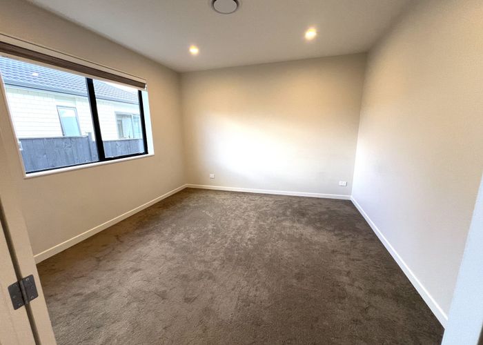  at 10 Rossbeg Lane, Flat Bush, Manukau City, Auckland