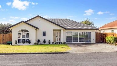  at 2/3 Dana Place, Somerville, Auckland