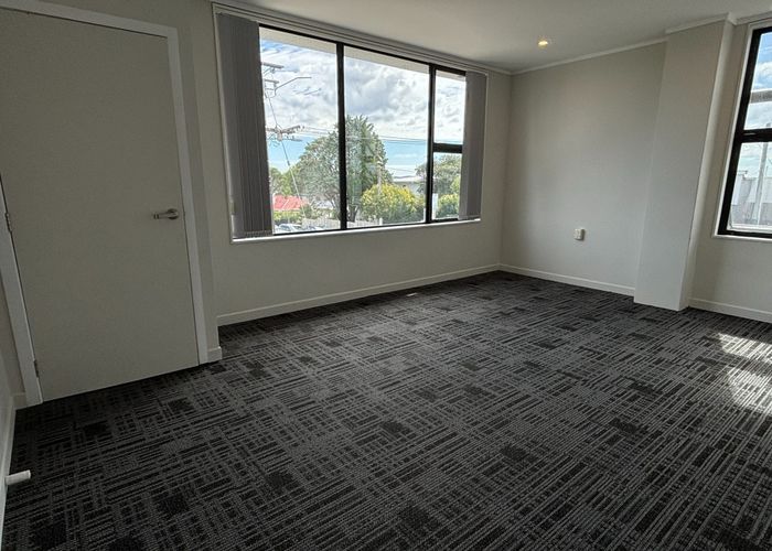  at 5/202 Great North Road, Glendene, Waitakere City, Auckland