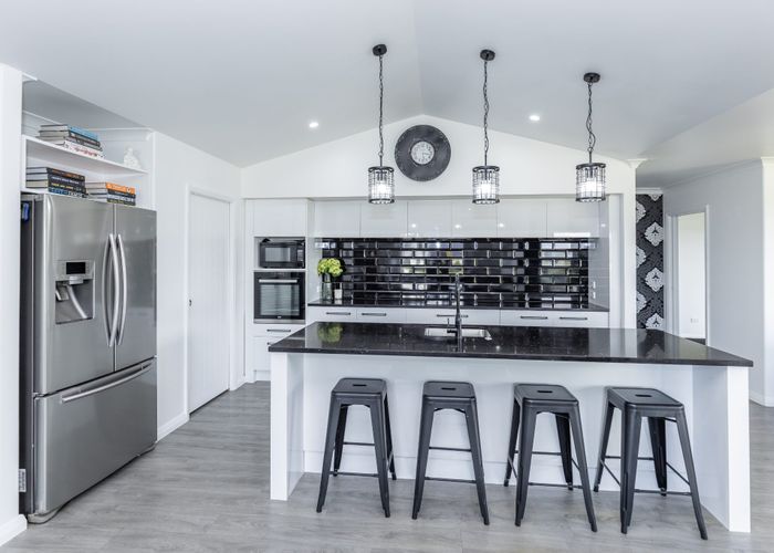  at 2 Oak Ridge Drive, Te Awamutu