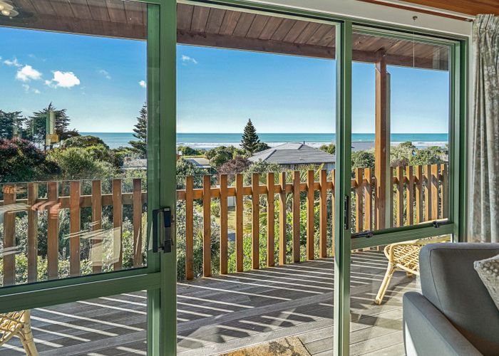  at 8 Buxton Place, Gore Bay