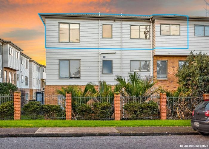  at 180/172 Mcleod Road, Te Atatu South, Auckland